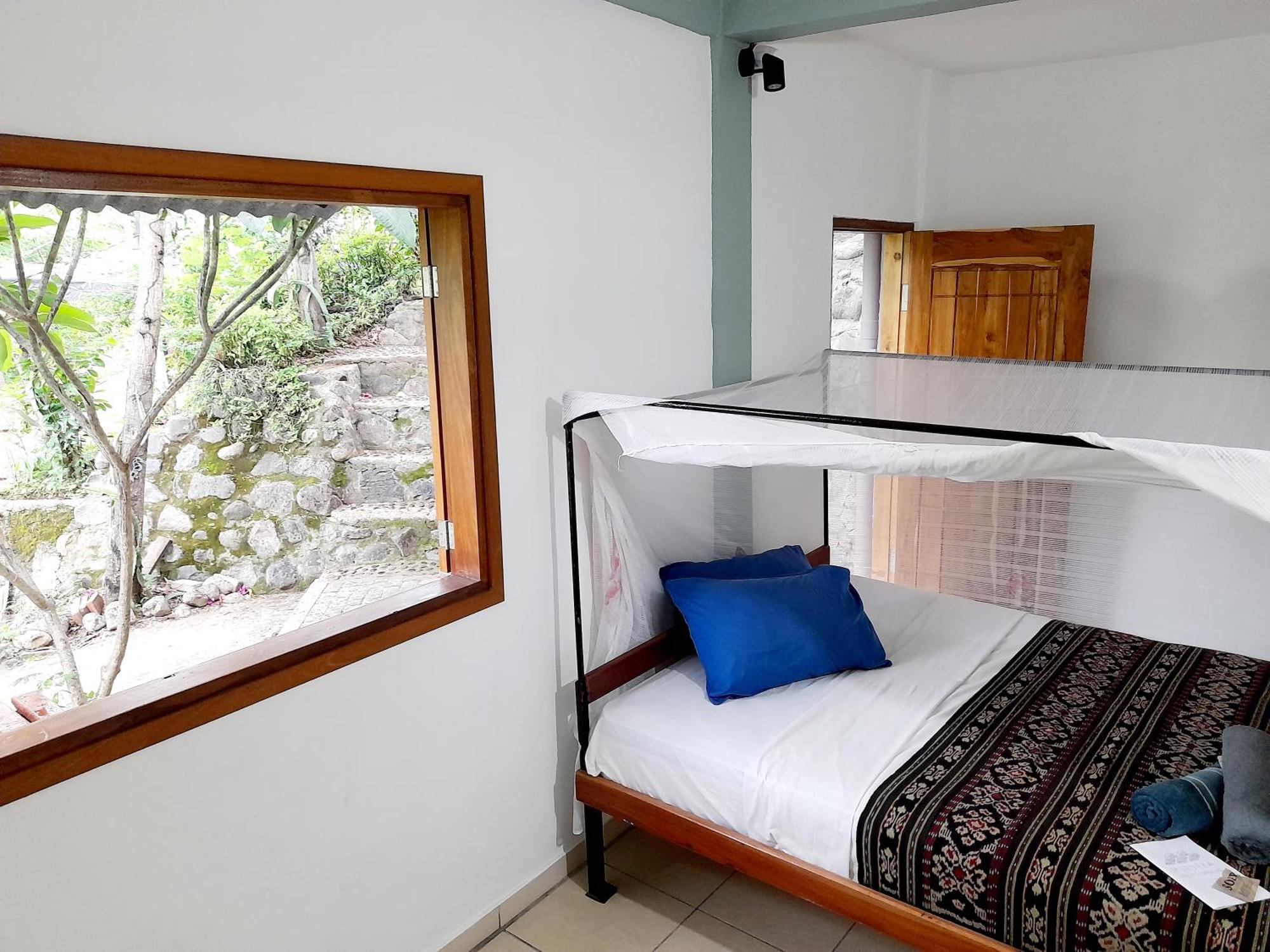 Merdeka House Maluk Habitación foto